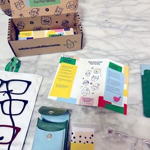 Pair brand Larkin frames